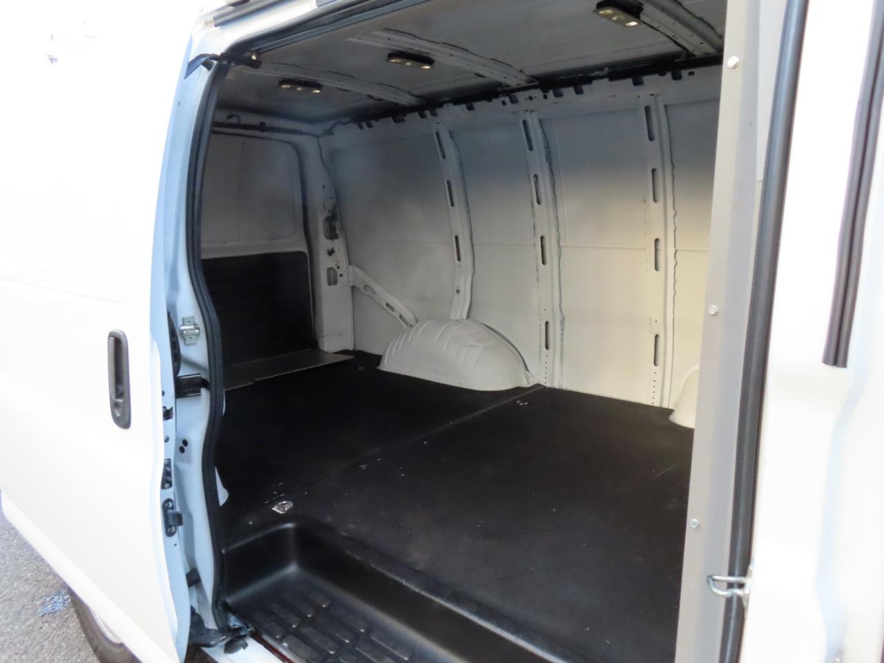 Chevrolet Express Cargo Van RWD 3500 135" 2022