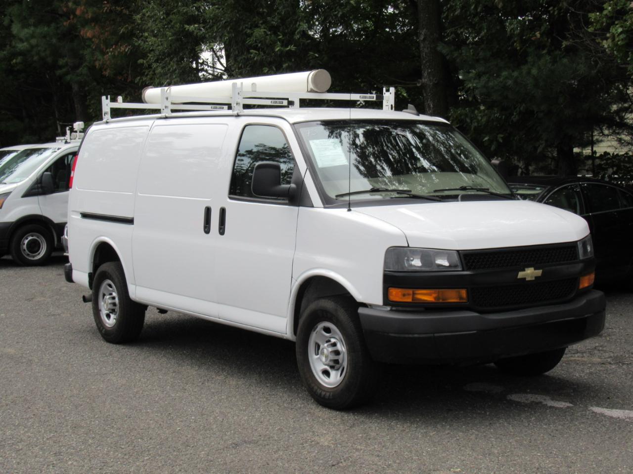 Chevrolet Express Cargo Van RWD 3500 135" 2022