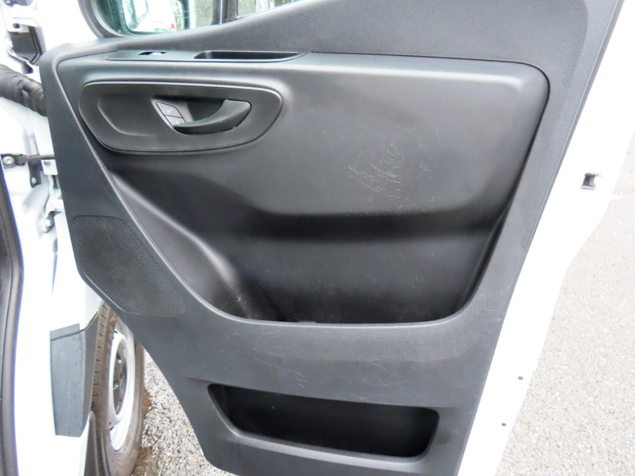 Mercedes-Benz Sprinter Cargo Van 1500 Standard Roof I4 144" RWD 2020