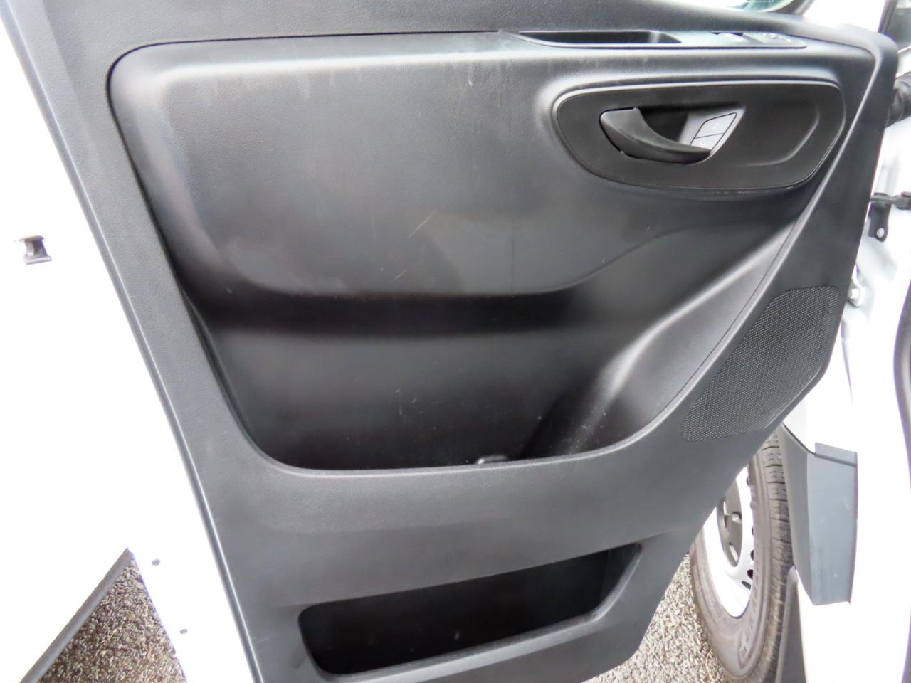 Mercedes-Benz Sprinter Cargo Van 1500 Standard Roof I4 144" RWD 2020