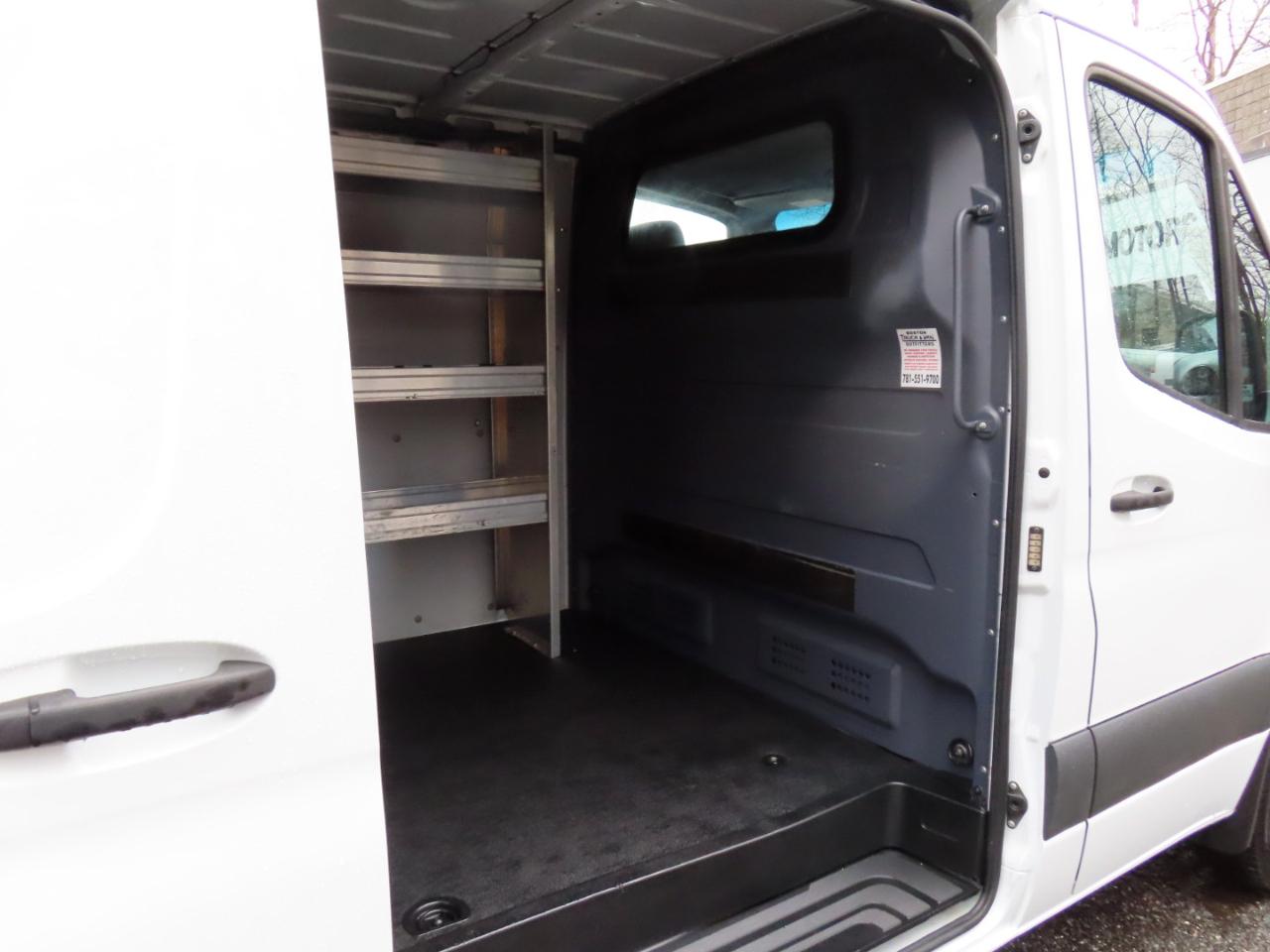 Mercedes-Benz Sprinter Cargo Van 1500 Standard Roof I4 144" RWD 2020