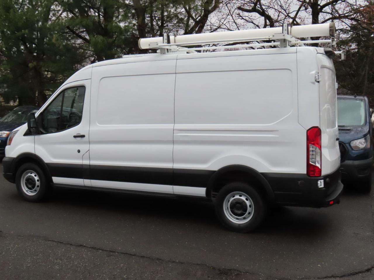 Ford Transit Cargo Van T-250 130" Med Rf 9070 GVWR RWD 2020