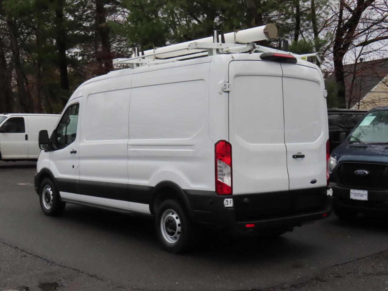 Ford Transit Cargo Van T-250 130" Med Rf 9070 GVWR RWD 2020