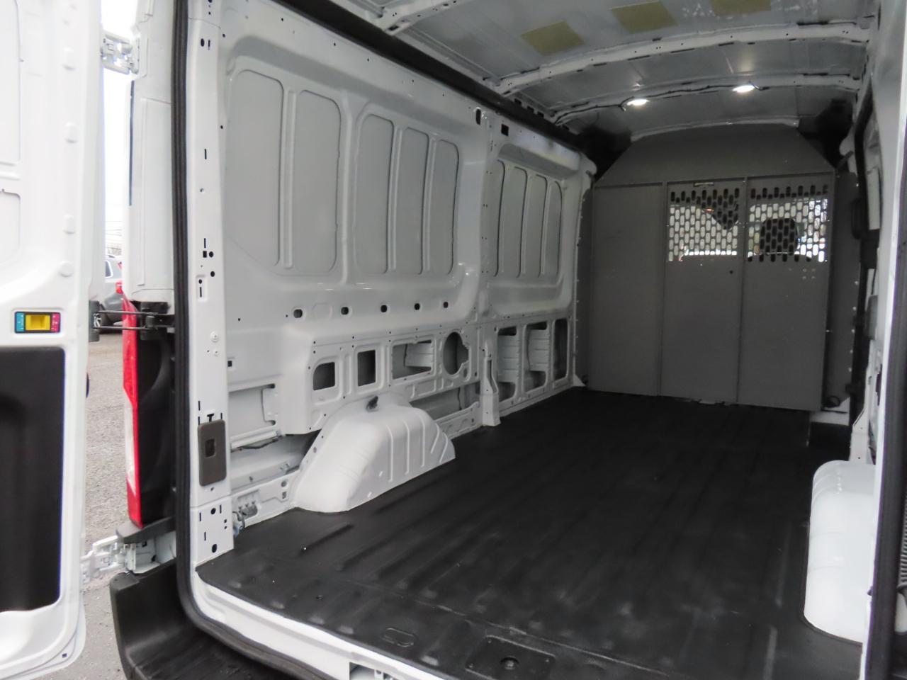 Ford Transit Cargo Van T-250 130" Med Rf 9070 GVWR RWD 2020