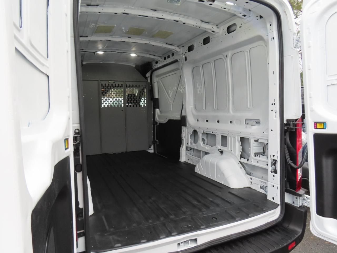 Ford Transit Cargo Van T-250 130" Med Rf 9070 GVWR RWD 2020