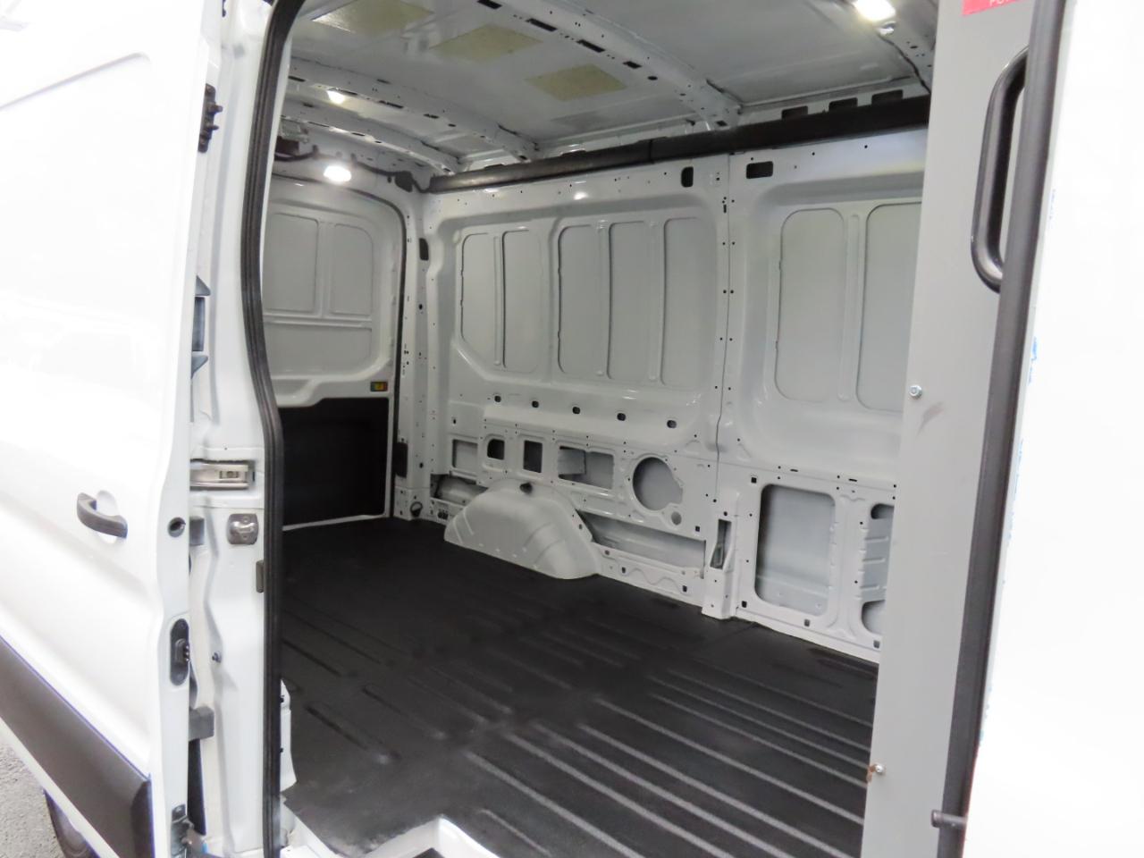 Ford Transit Cargo Van T-250 130" Med Rf 9070 GVWR RWD 2020