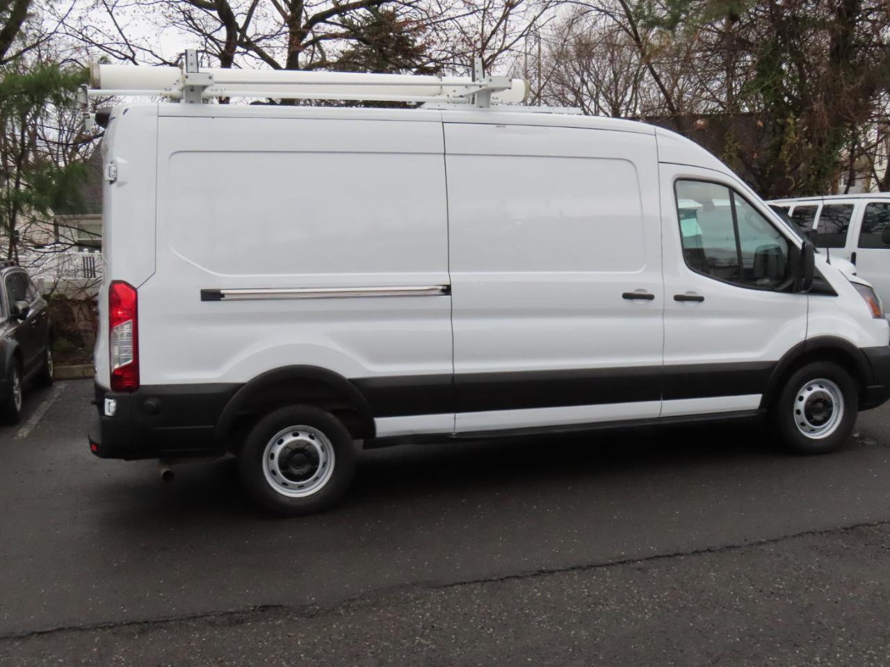 Ford Transit Cargo Van T-250 130" Med Rf 9070 GVWR RWD 2020