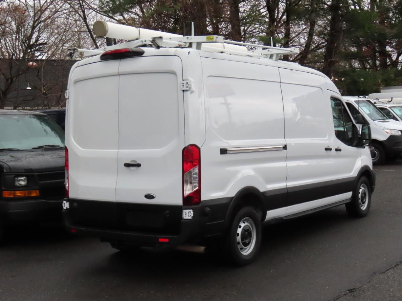 Ford Transit Cargo Van T-250 130" Med Rf 9070 GVWR RWD 2020