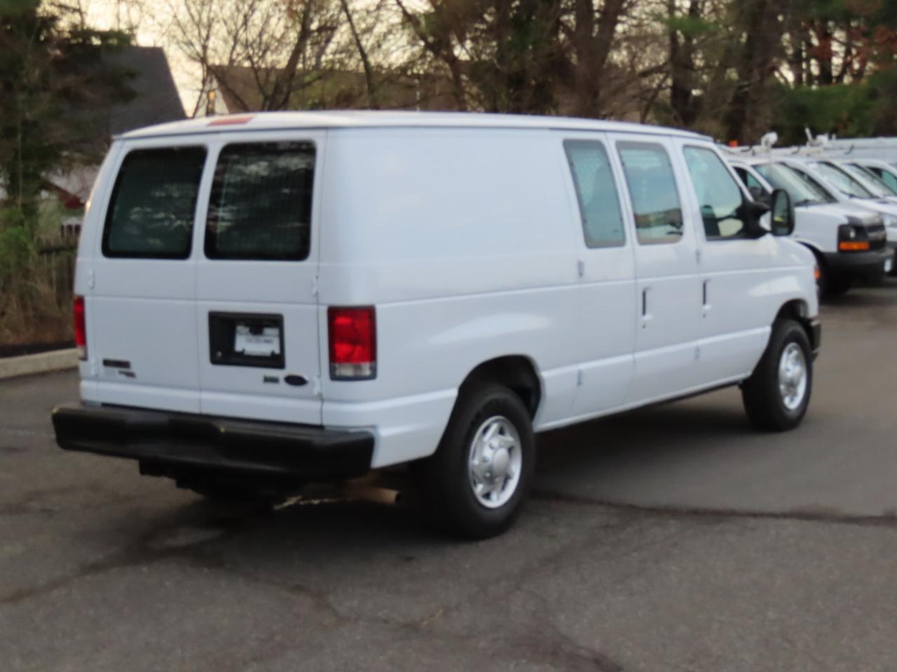 Ford Econoline Cargo Van E-150 Commercial 2014