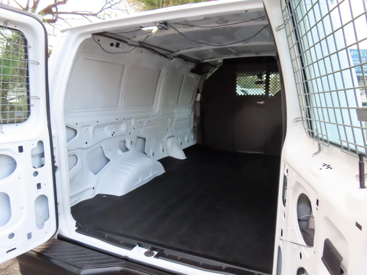 Ford Econoline Cargo Van E-150 Commercial 2014