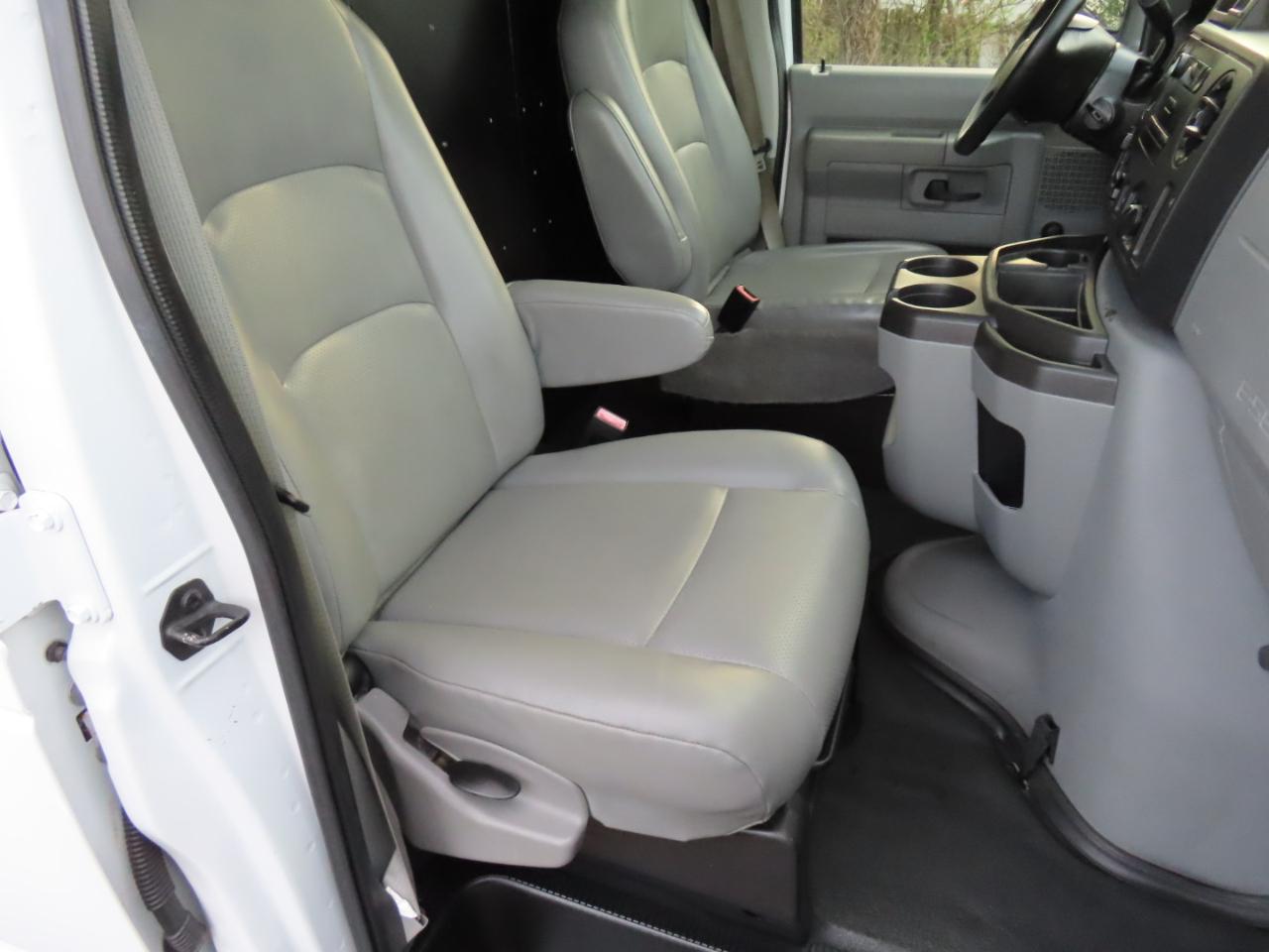 Ford Econoline Cargo Van E-150 Commercial 2014