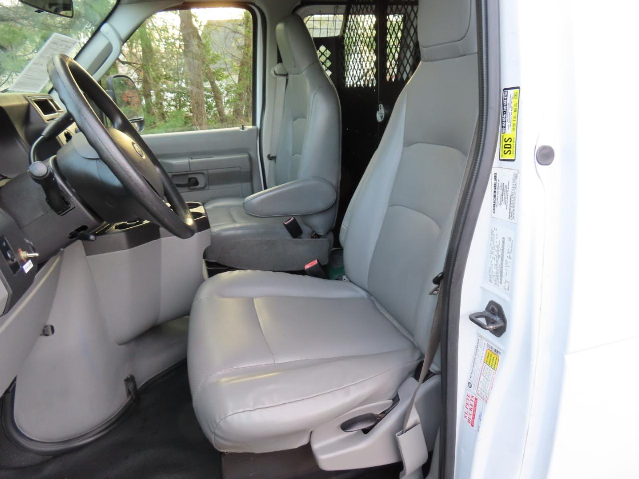 Ford Econoline Cargo Van E-150 Commercial 2014