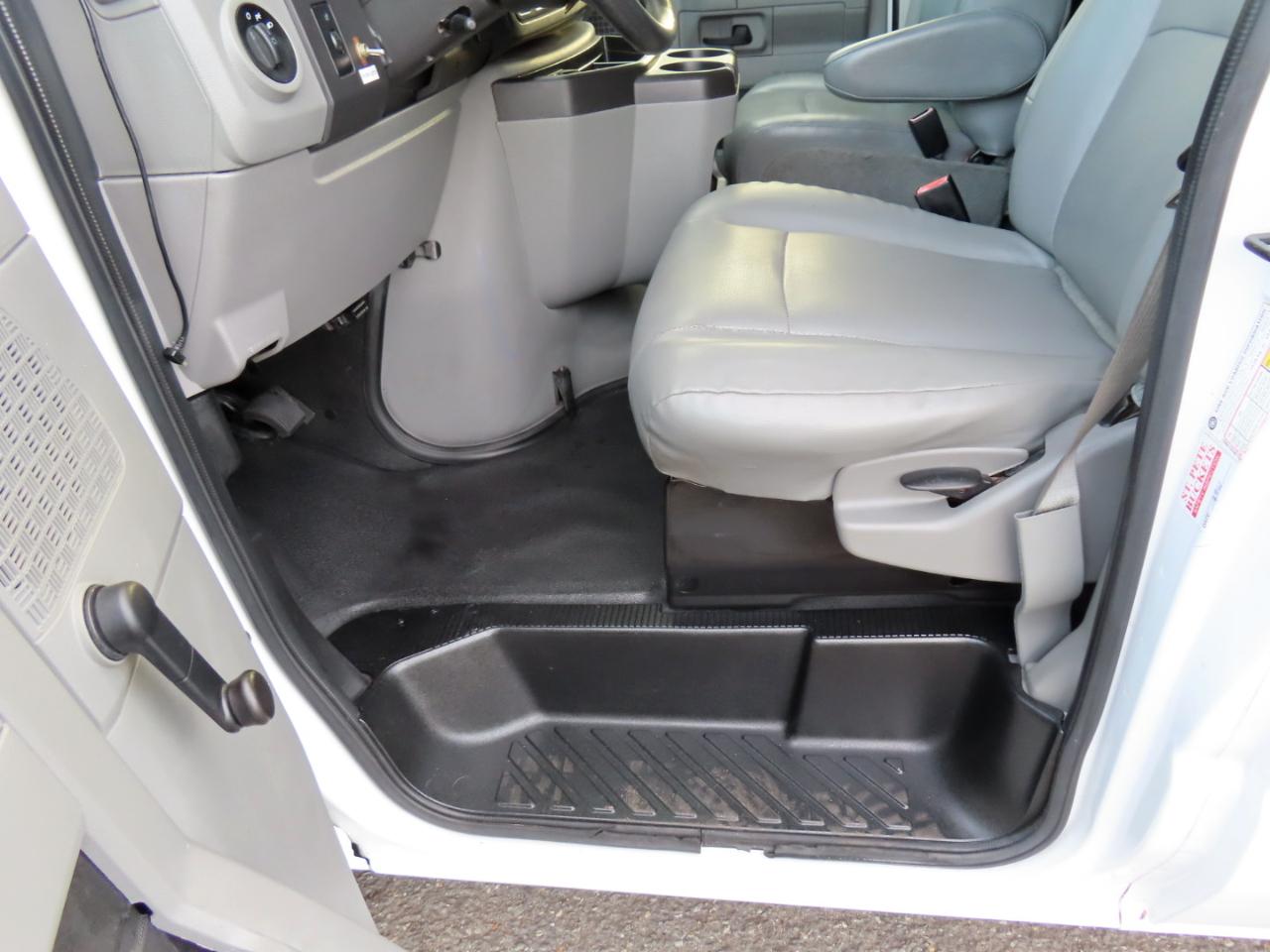 Ford Econoline Cargo Van E-150 Commercial 2014