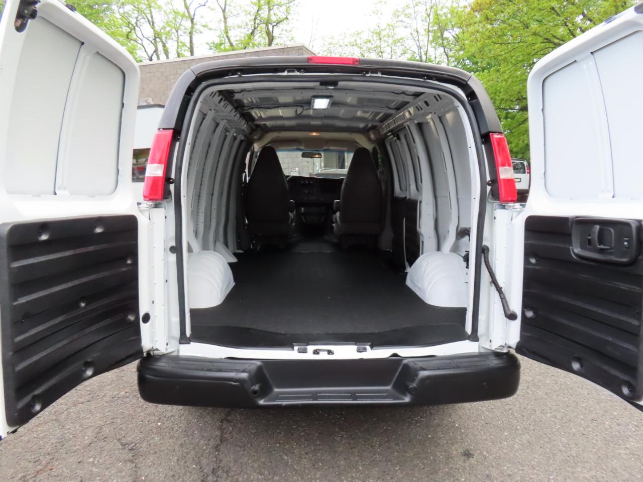 Chevrolet Express Cargo Van RWD 3500 135" 2023