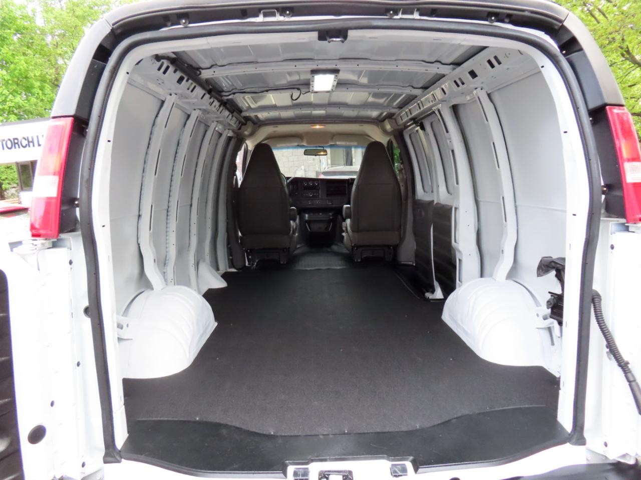 Chevrolet Express Cargo Van RWD 3500 135" 2023