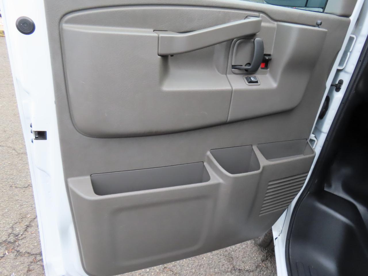 Chevrolet Express Cargo Van RWD 3500 135" 2023