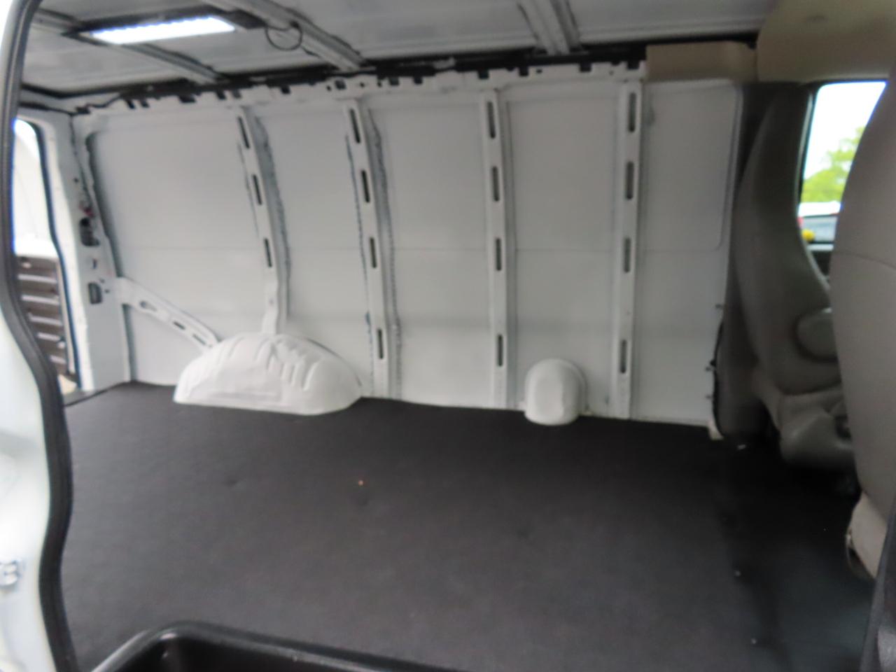 Chevrolet Express Cargo Van RWD 3500 135" 2023