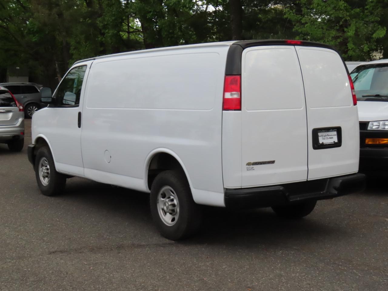 Chevrolet Express Cargo Van RWD 3500 135" 2023