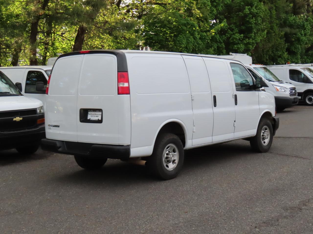 Chevrolet Express Cargo Van RWD 3500 135" 2023