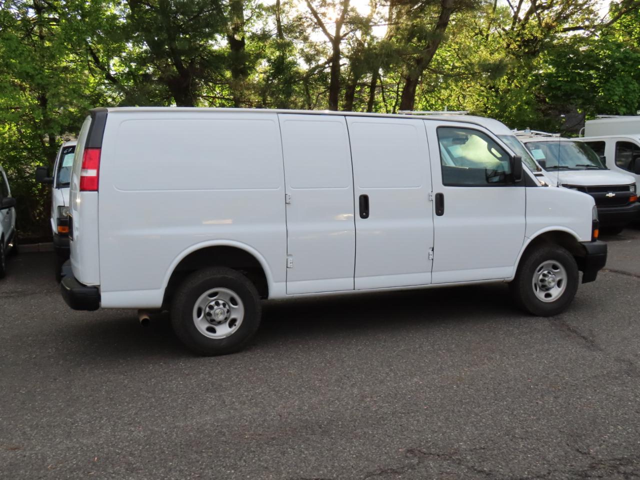 Chevrolet Express Cargo Van RWD 3500 135" 2023