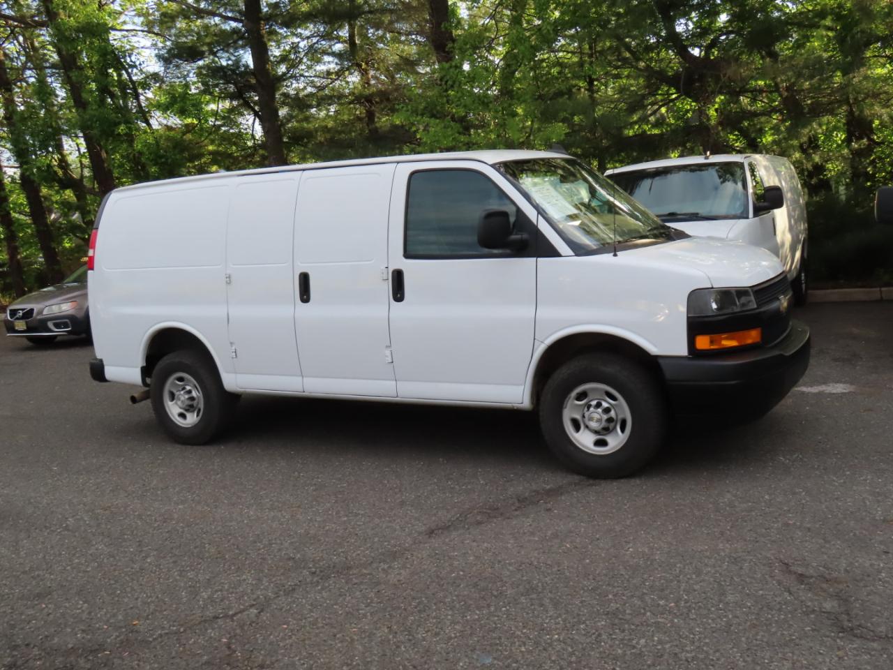 Chevrolet Express Cargo Van RWD 3500 135" 2023