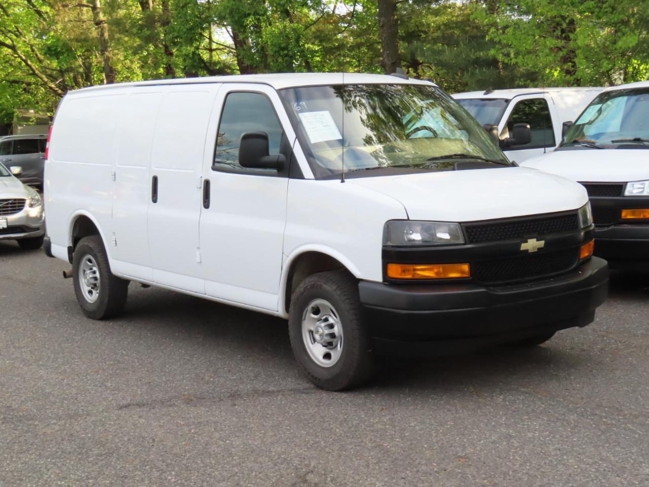 Chevrolet Express Cargo Van RWD 3500 135" 2023