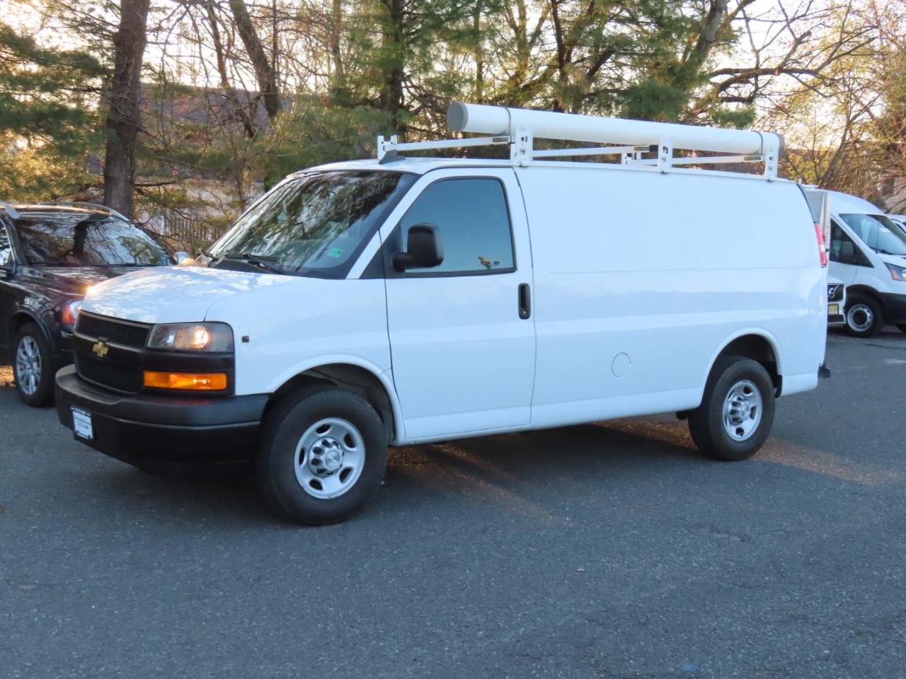 Chevrolet Express Cargo Van RWD 3500 135" 2019