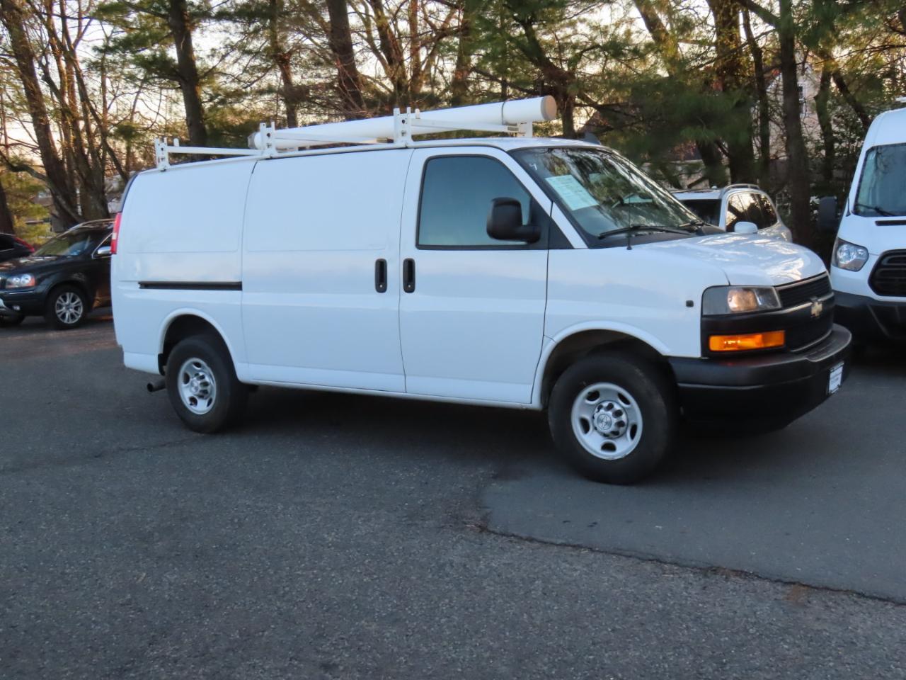 Chevrolet Express Cargo Van RWD 3500 135" 2019