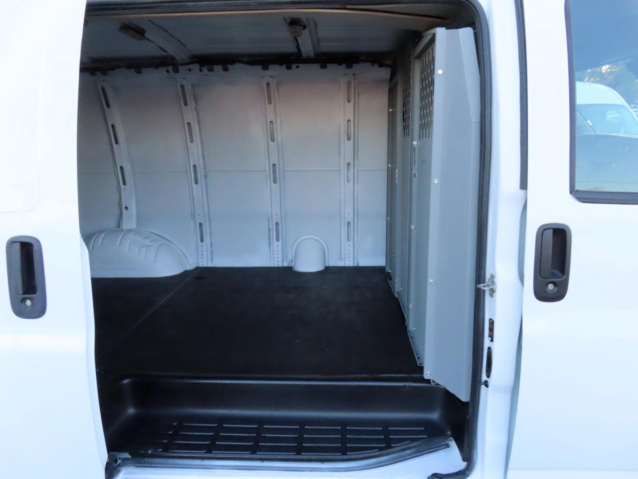 Chevrolet Express Cargo Van RWD 3500 135" 2019