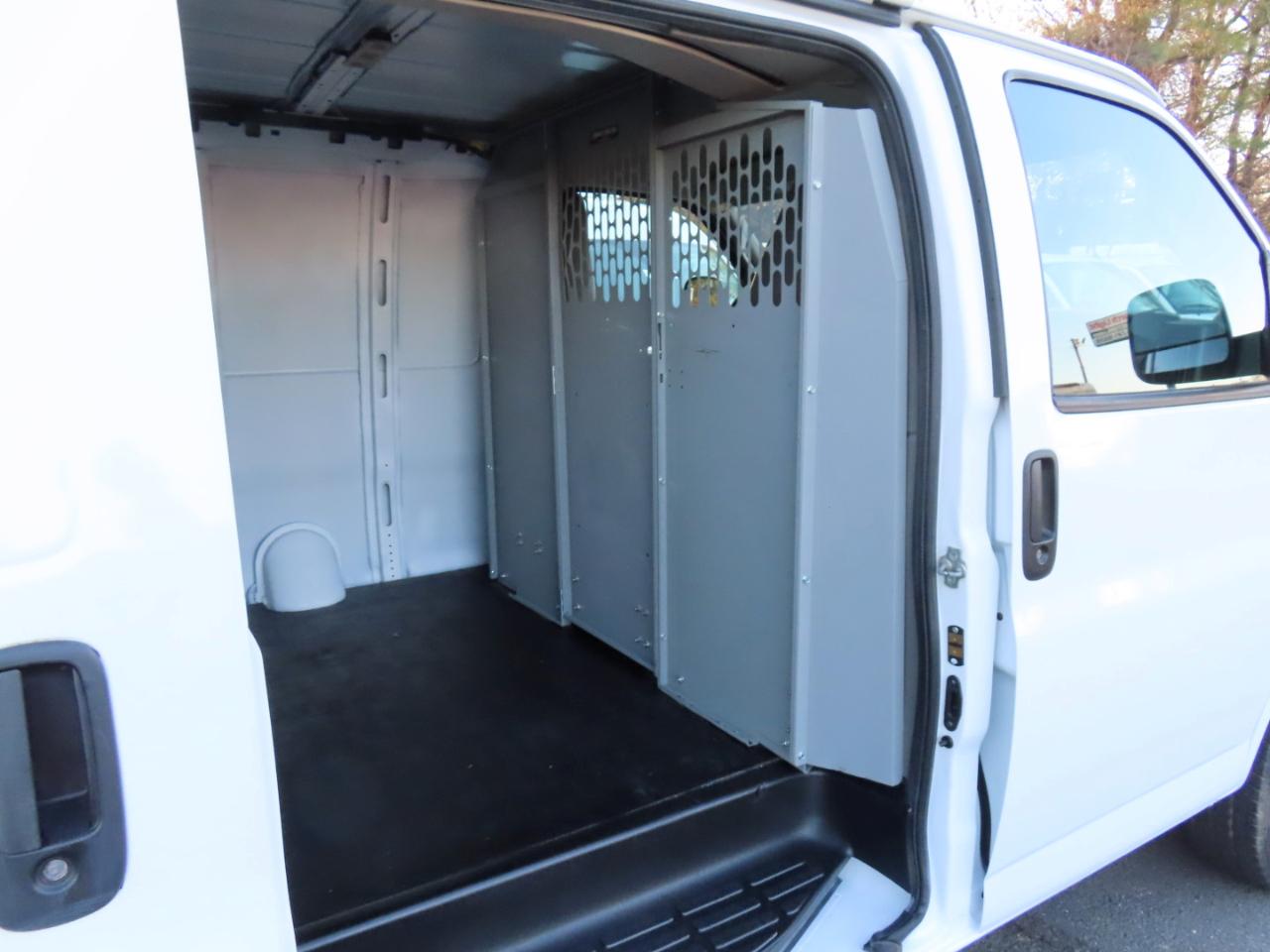 Chevrolet Express Cargo Van RWD 3500 135" 2019