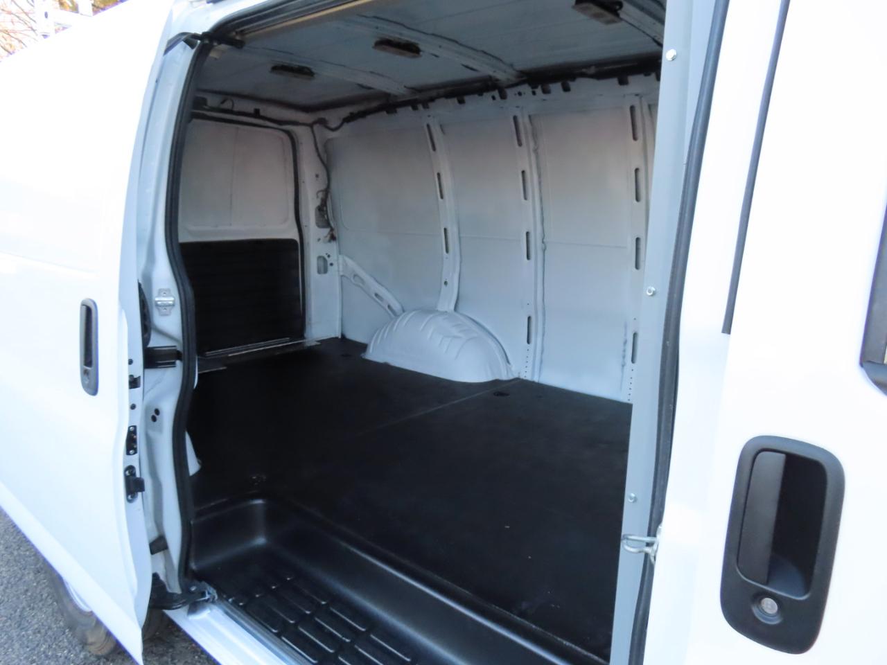 Chevrolet Express Cargo Van RWD 3500 135" 2019