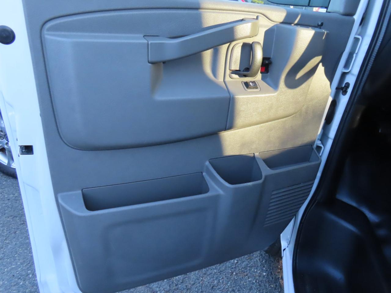Chevrolet Express Cargo Van RWD 3500 135" 2019