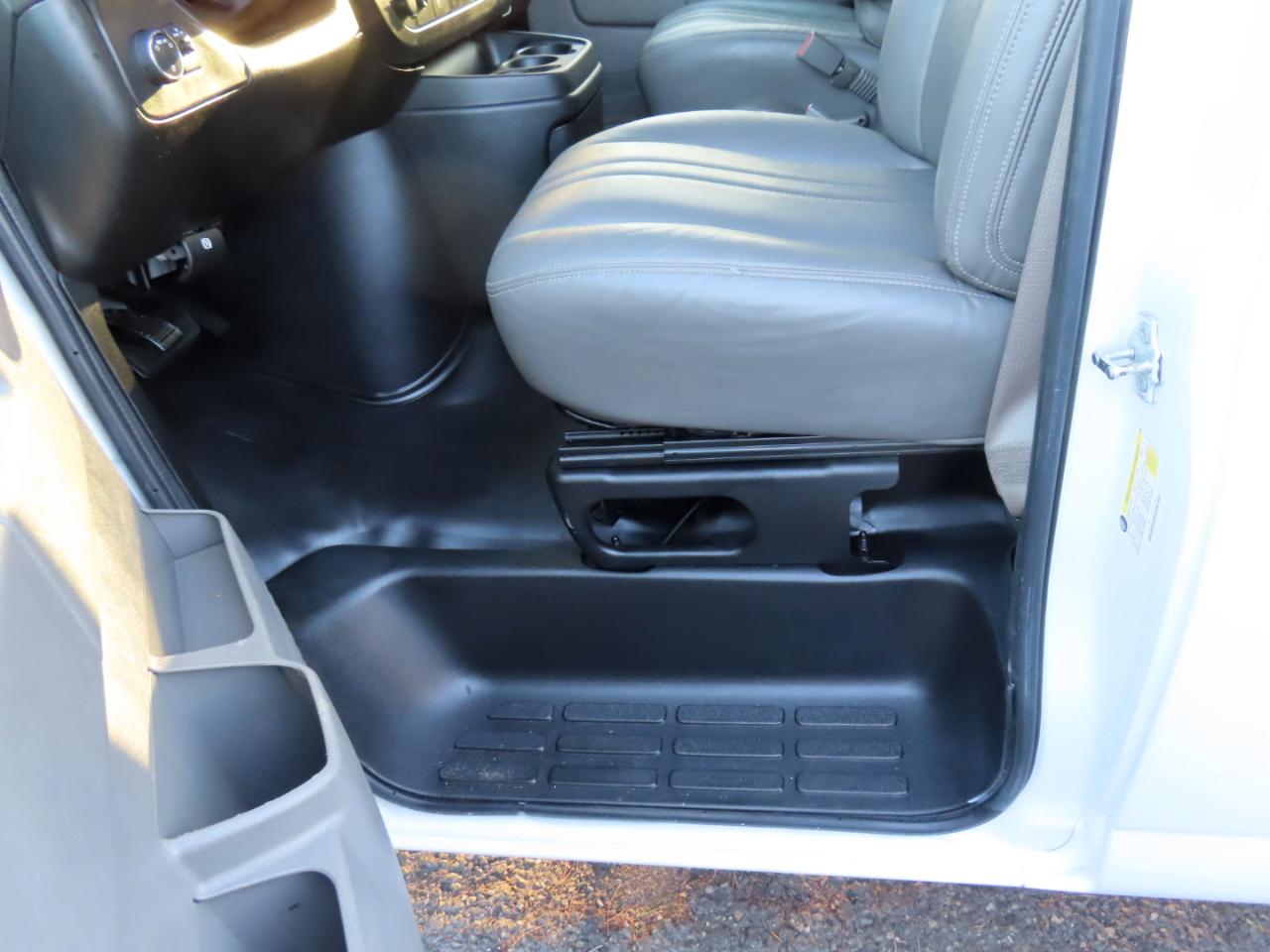Chevrolet Express Cargo Van RWD 3500 135" 2019