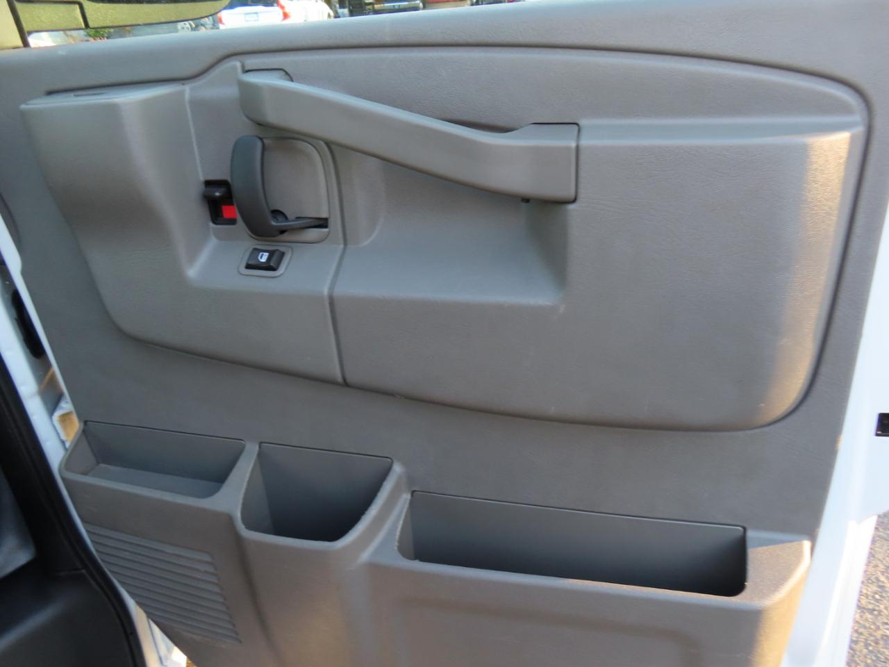 Chevrolet Express Cargo Van RWD 3500 135" 2019