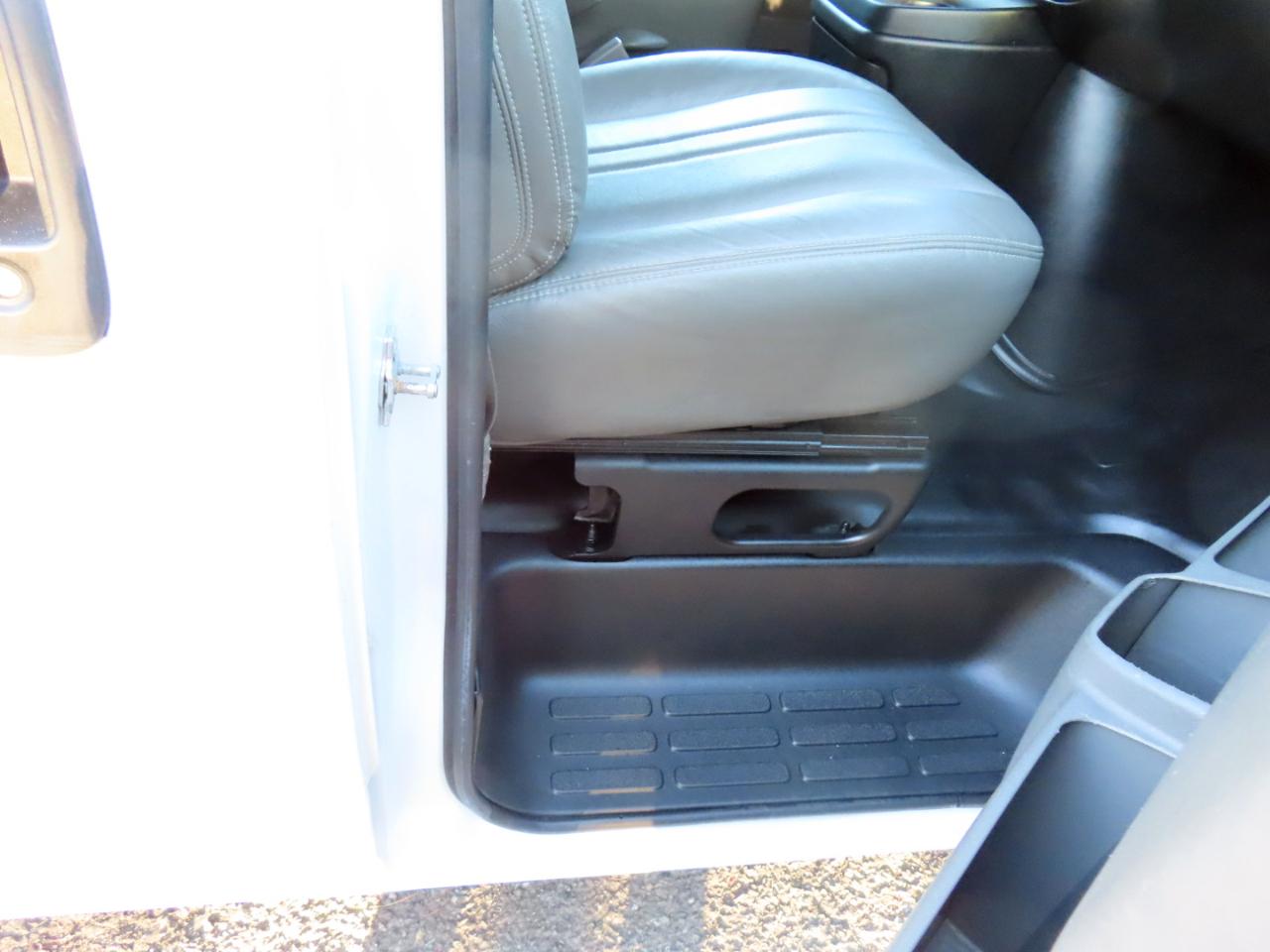Chevrolet Express Cargo Van RWD 3500 135" 2019