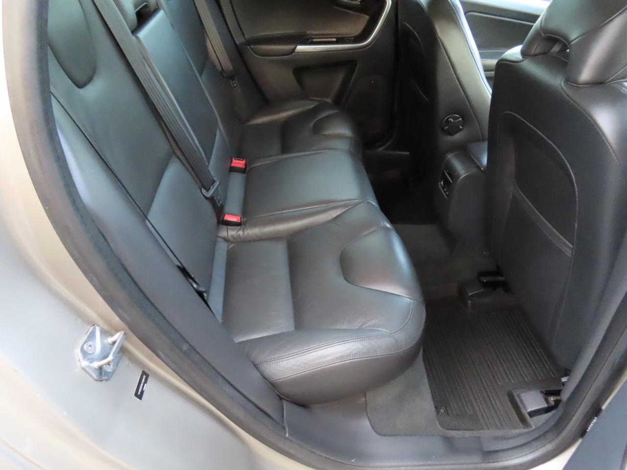 Volvo XC60 AWD 4dr 3.2L 2014