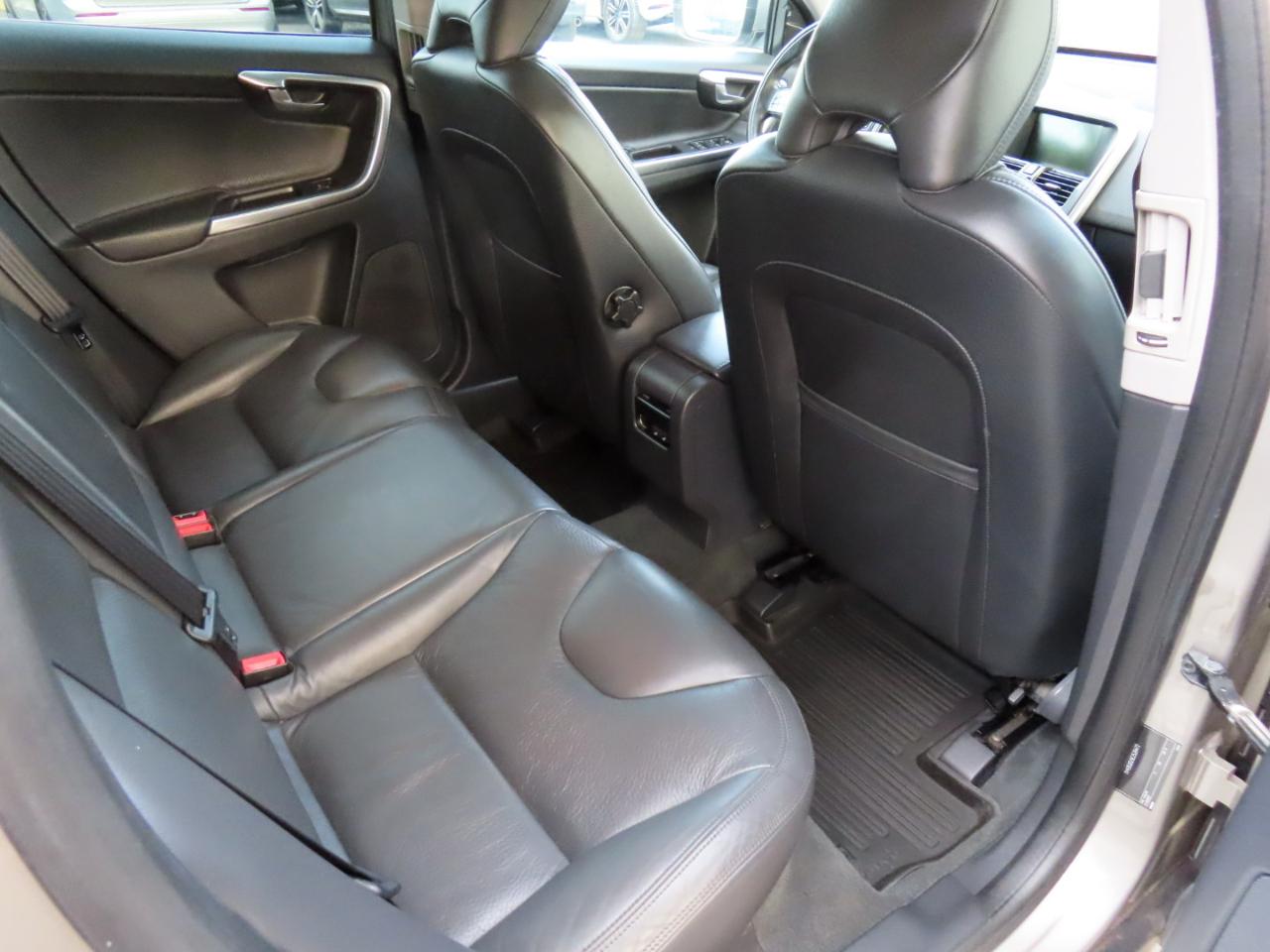 Volvo XC60 AWD 4dr 3.2L 2014