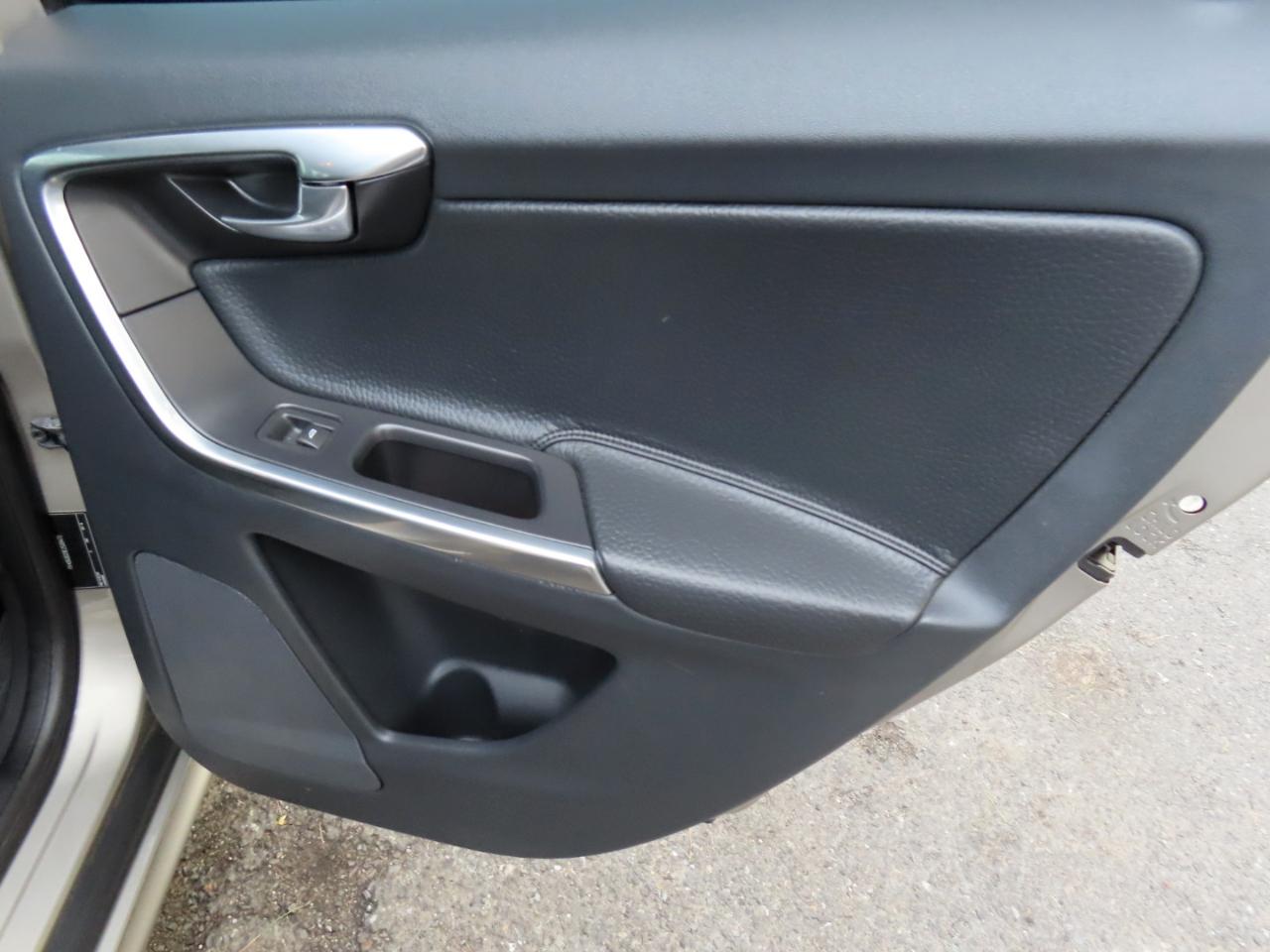 Volvo XC60 AWD 4dr 3.2L 2014