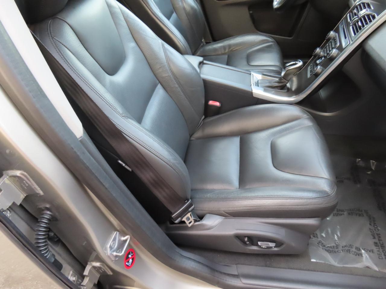 Volvo XC60 AWD 4dr 3.2L 2014