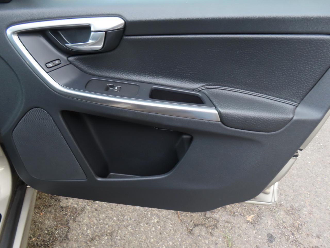 Volvo XC60 AWD 4dr 3.2L 2014