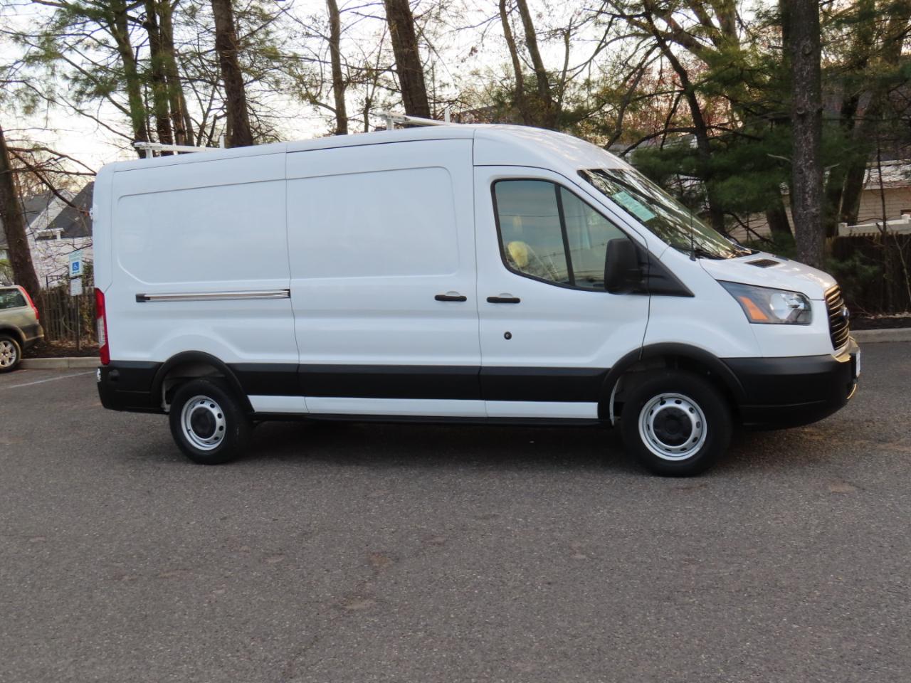 Ford Transit Van T-250 148" Med Rf 9000 GVWR Sliding RH Dr 2019