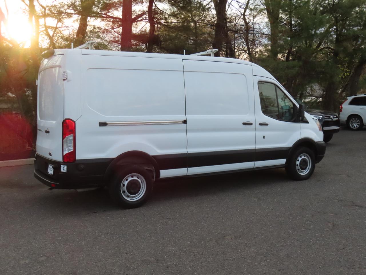 Ford Transit Van T-250 148" Med Rf 9000 GVWR Sliding RH Dr 2019