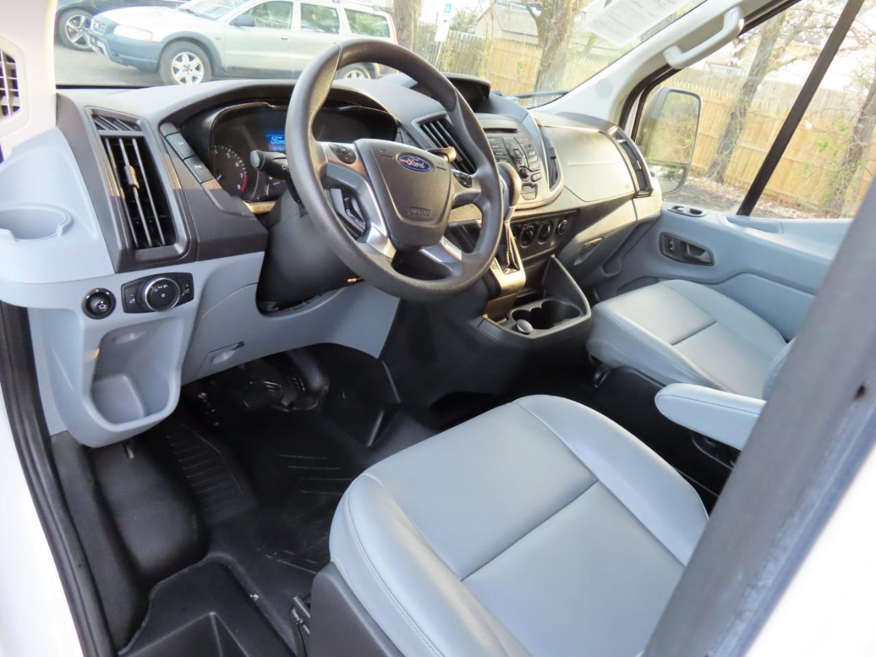 Ford Transit Van T-250 148" Med Rf 9000 GVWR Sliding RH Dr 2019