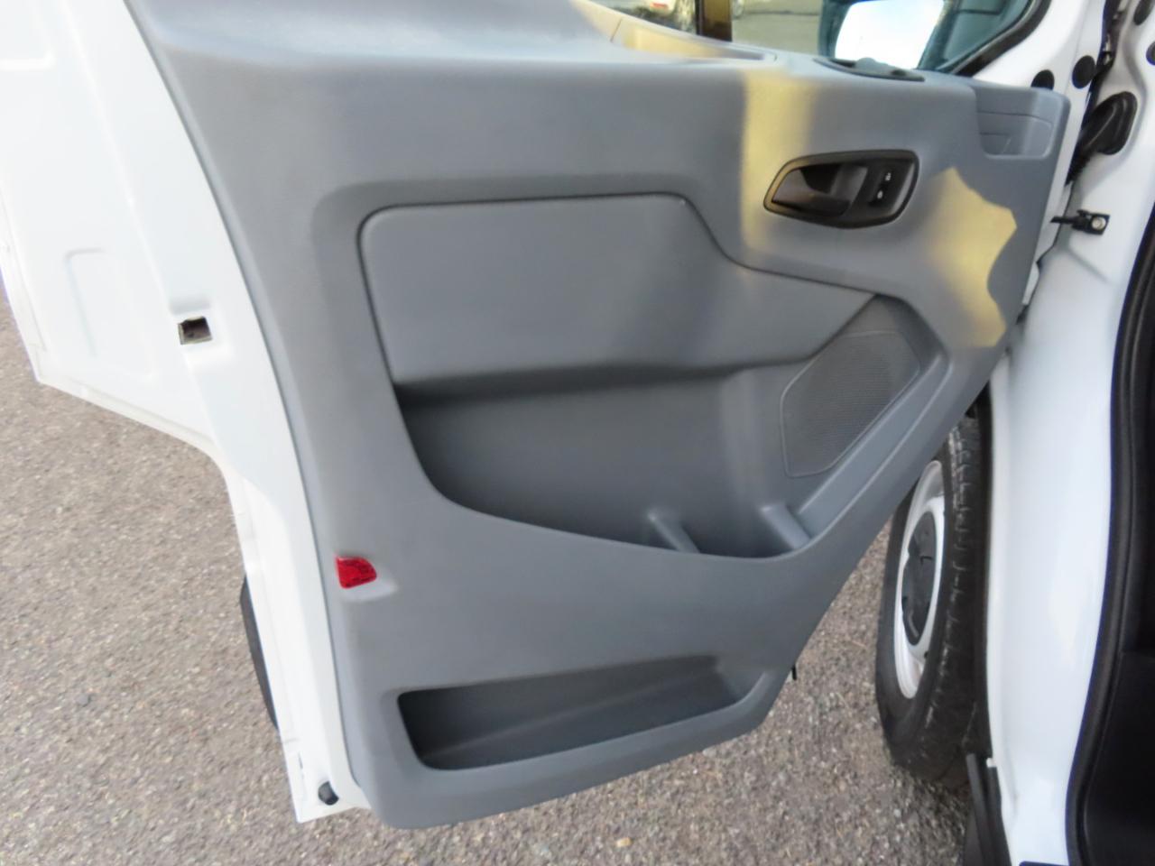 Ford Transit Van T-250 148" Med Rf 9000 GVWR Sliding RH Dr 2019