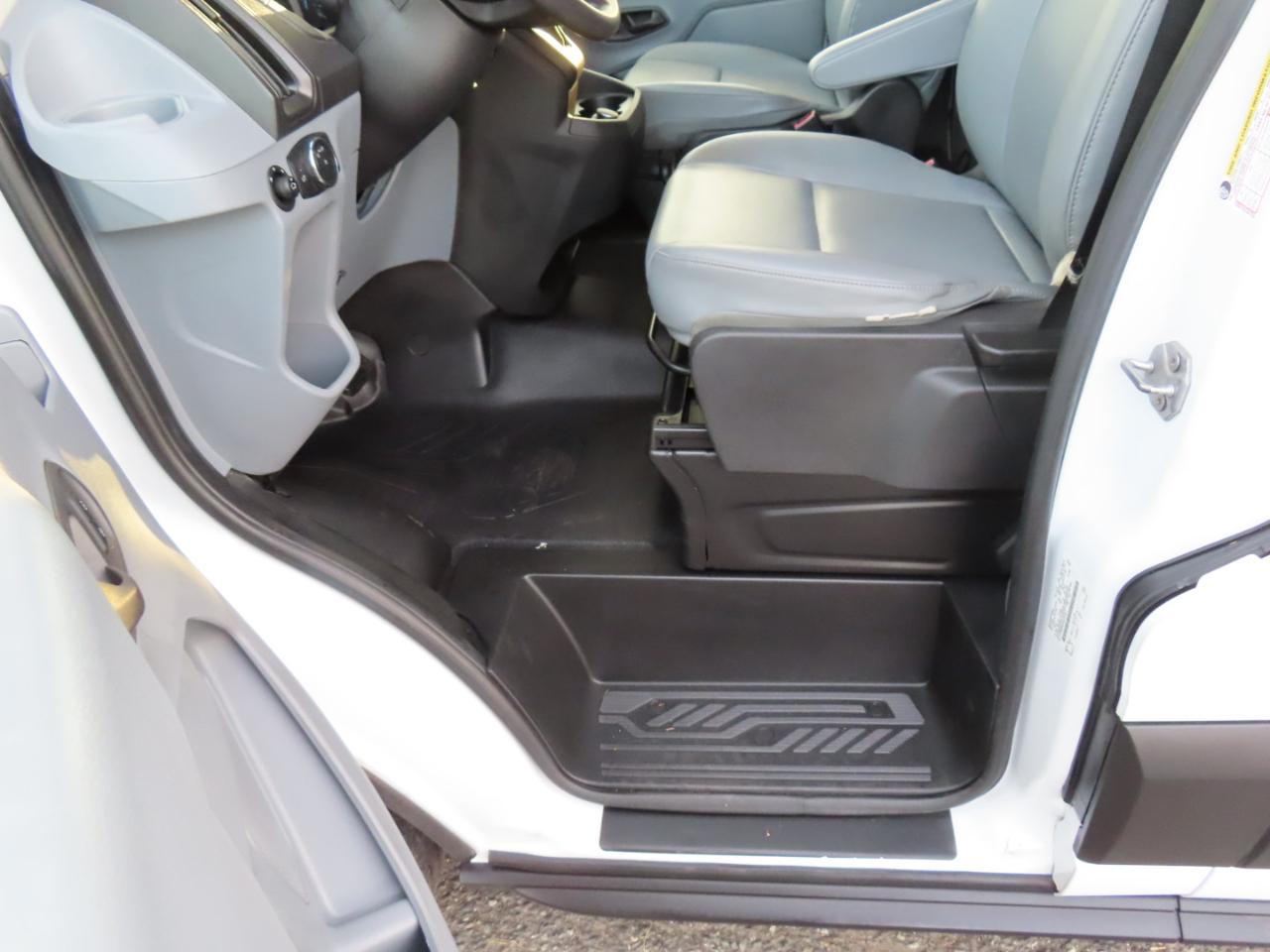 Ford Transit Van T-250 148" Med Rf 9000 GVWR Sliding RH Dr 2019