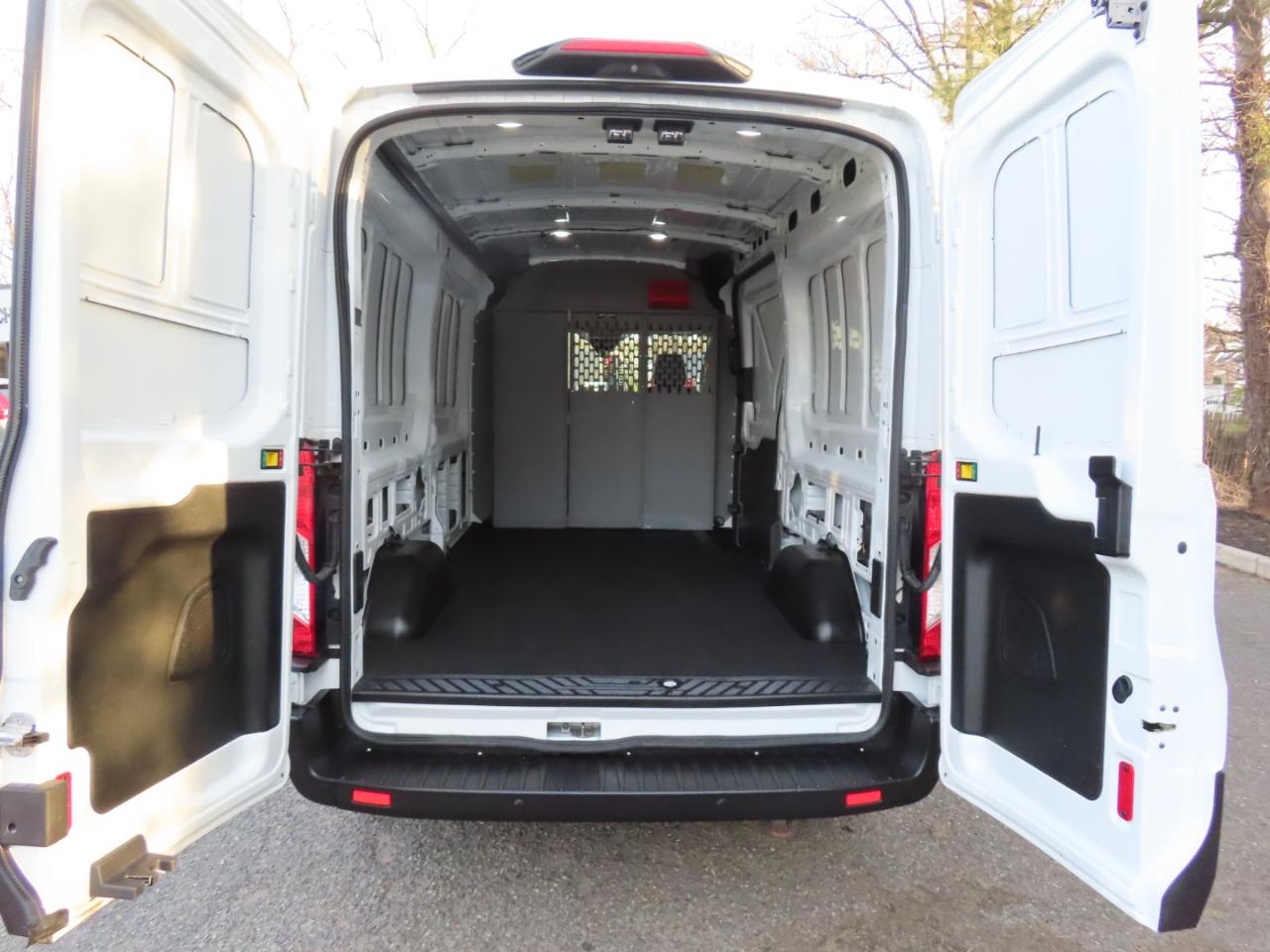 Ford Transit Van T-250 148" Med Rf 9000 GVWR Sliding RH Dr 2019