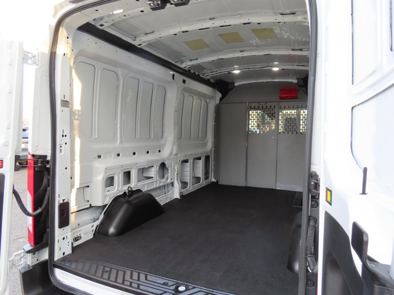 Ford Transit Van T-250 148" Med Rf 9000 GVWR Sliding RH Dr 2019