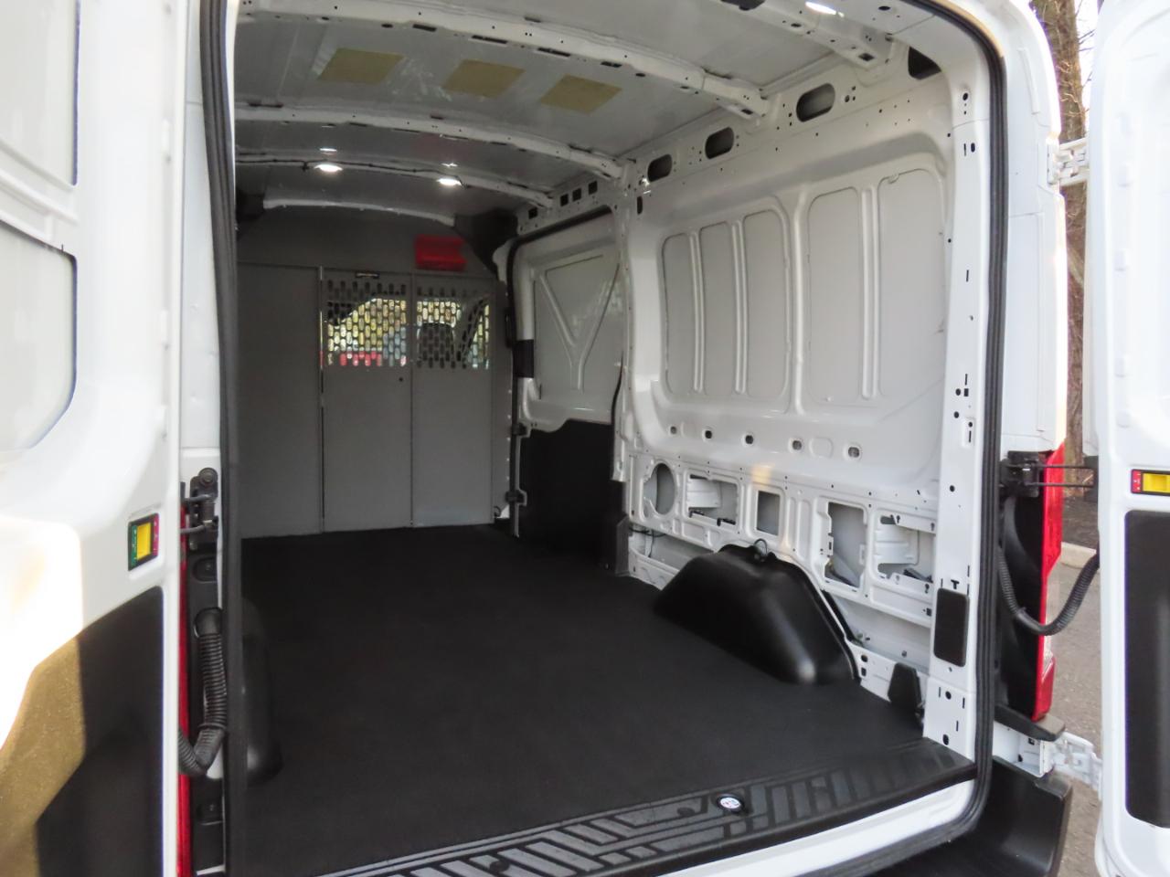 Ford Transit Van T-250 148" Med Rf 9000 GVWR Sliding RH Dr 2019