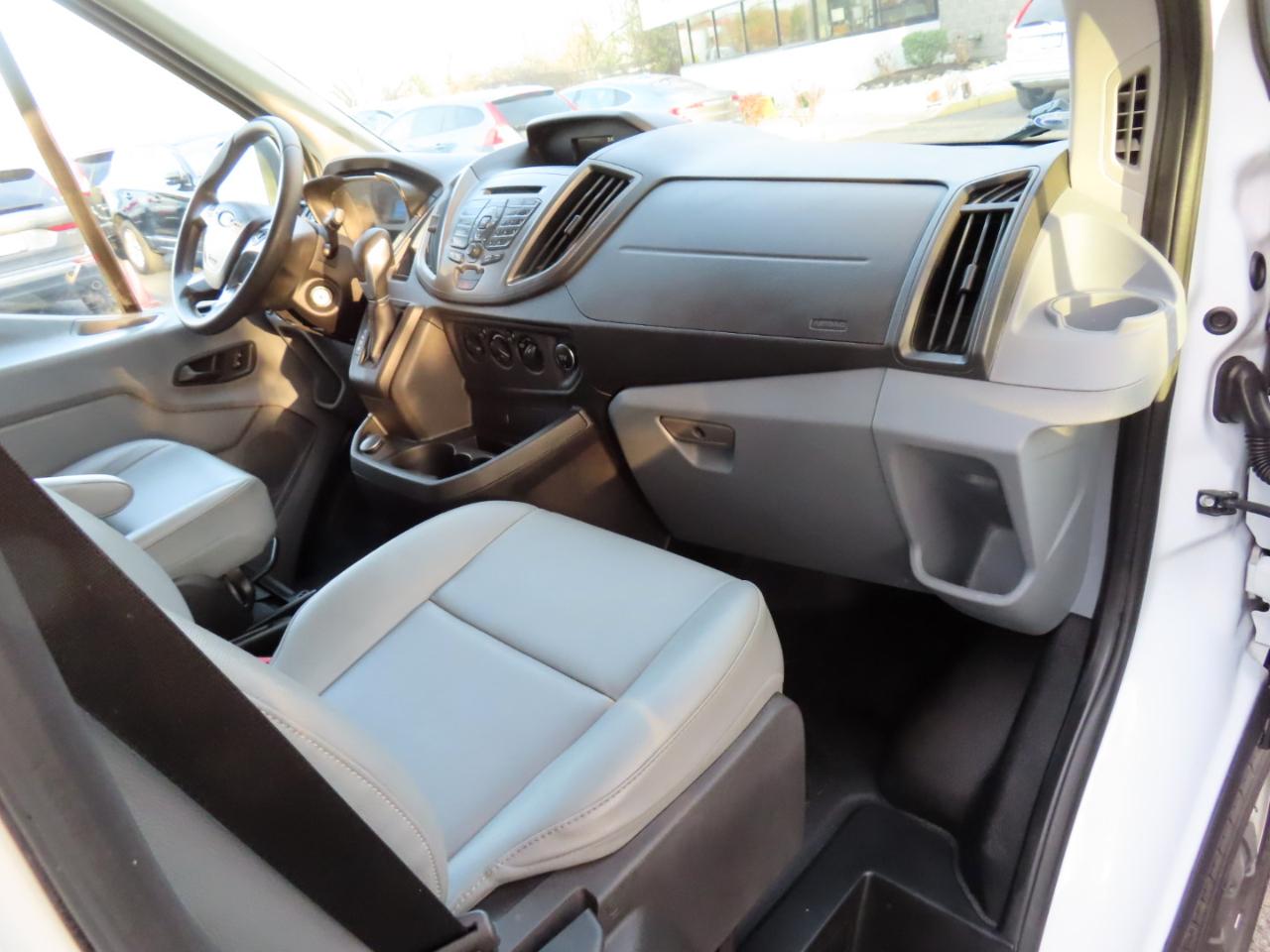 Ford Transit Van T-250 148" Med Rf 9000 GVWR Sliding RH Dr 2019