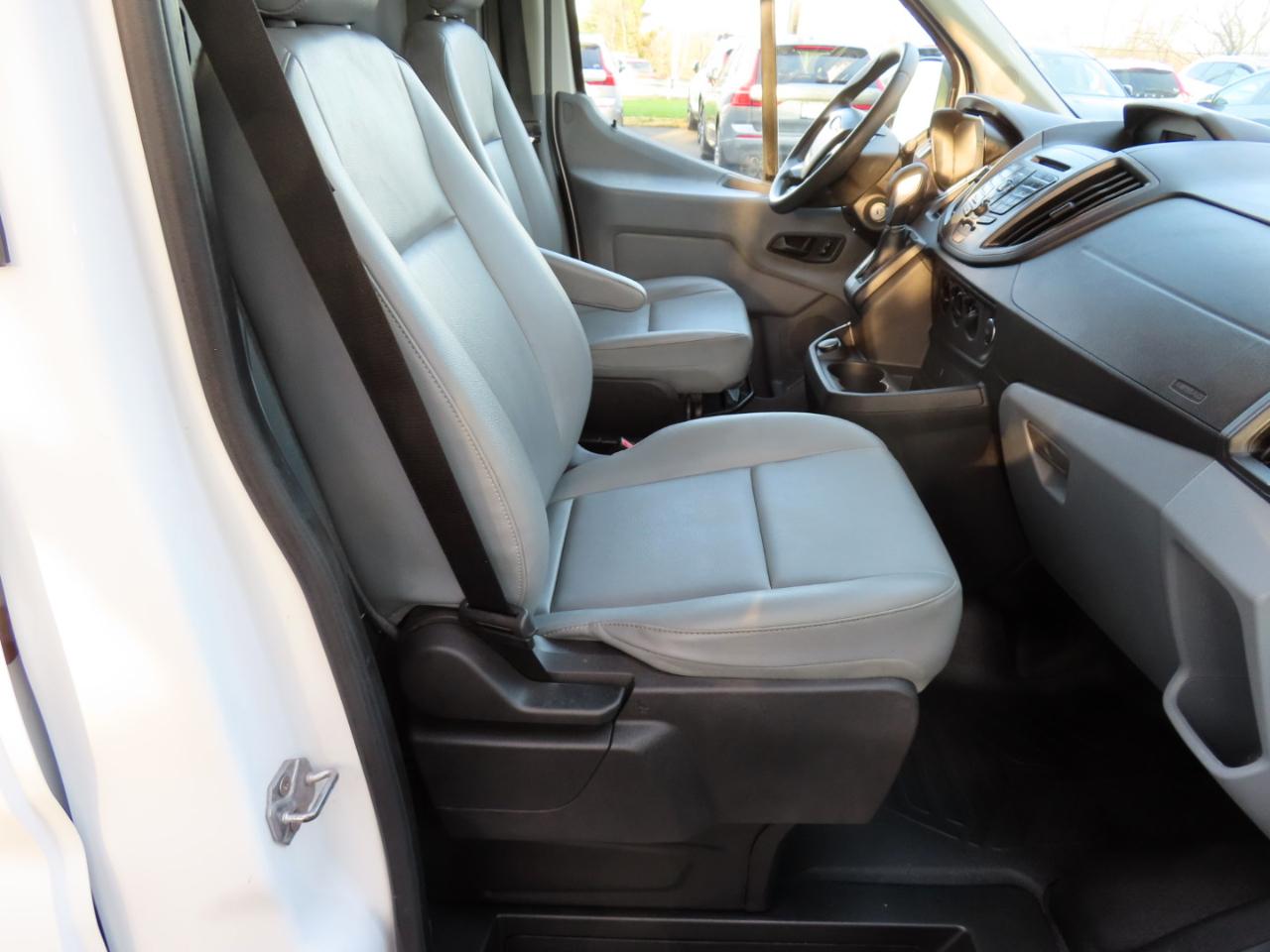 Ford Transit Van T-250 148" Med Rf 9000 GVWR Sliding RH Dr 2019